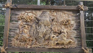 wildboar wood carved Plaque hunt